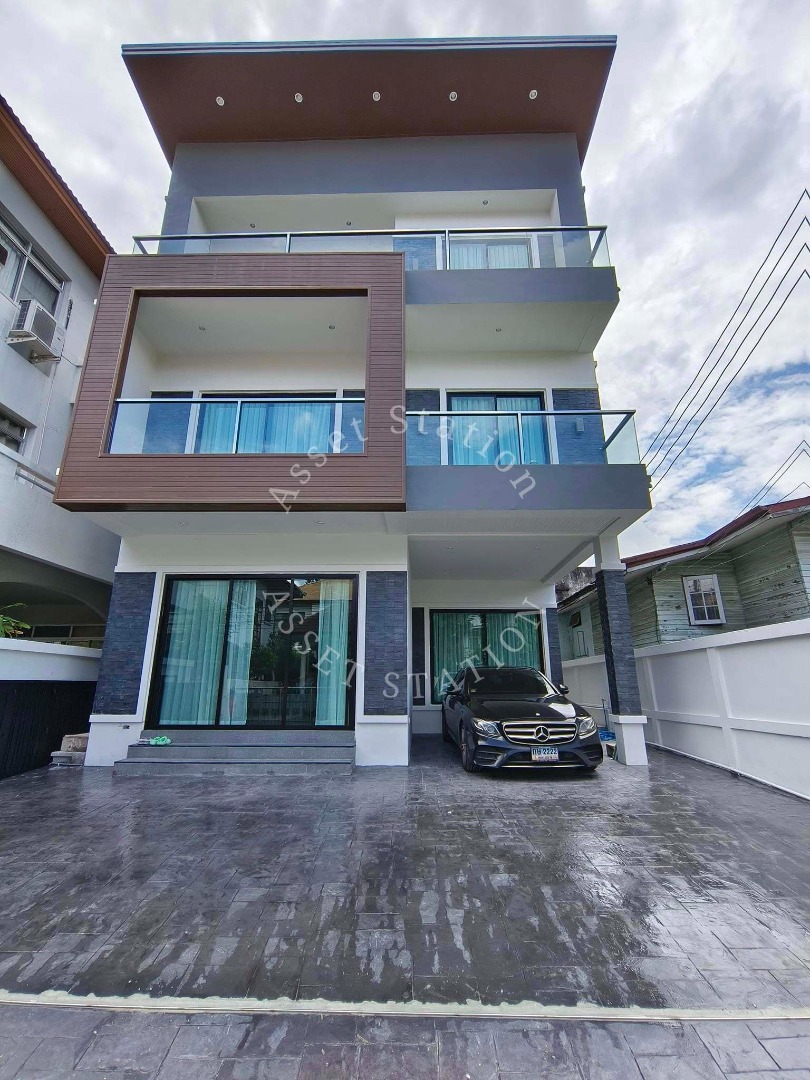 🏠 บ้านเดี่ยว 3 ชั้น ใจกลางสุขุมวิท 65 ใกล้ BTS เอกมัย