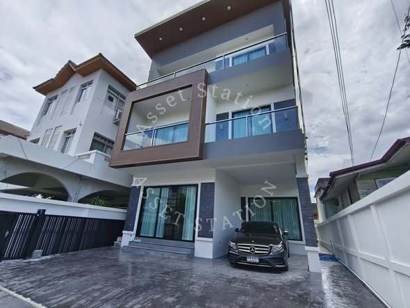 🏠 บ้านเดี่ยว 3 ชั้น ใจกลางสุขุมวิท 65 ใกล้ BTS เอกมัย